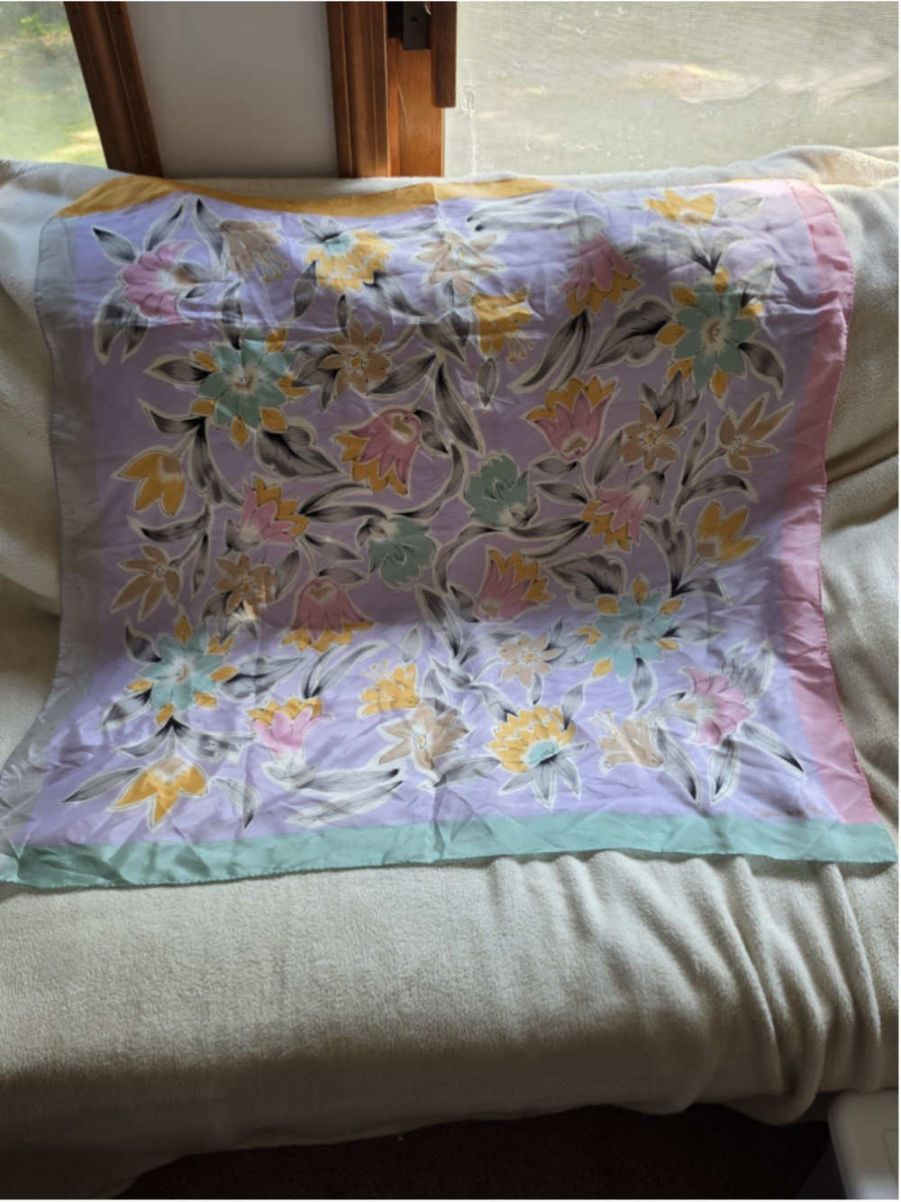 Vintage Oscar de la Renta 100% Silk Square Scarf Floral Pastel Purple 35x35